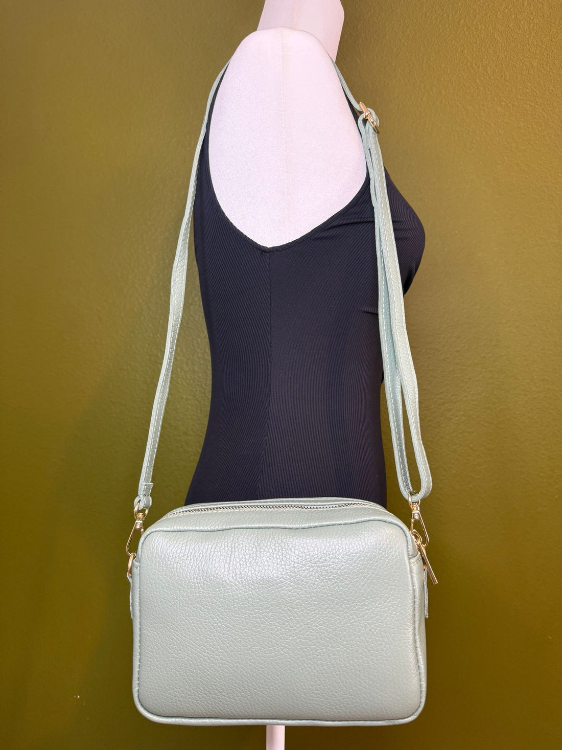 Elegant Italian shoulder bag